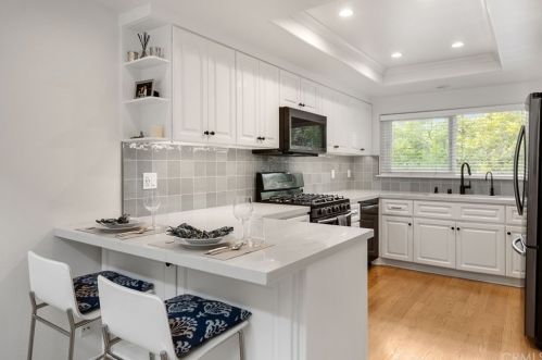 5 Lafayette Ct, Manhattan Beach CA  90266-7212 exterior