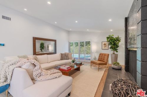 5814 Wilkinson Ave, North Hollywood CA  91607-1134 exterior