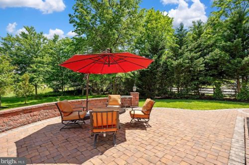 19372 Ml Dm Pl, Leesburg VA 20176-1637 exterior