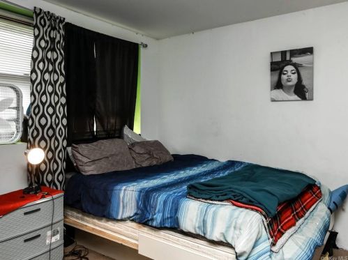 14 Oak Ln, Middletown NY  10940-6914 exterior