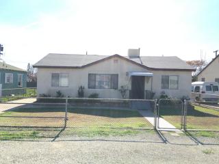 915 Castaic Ave, Bakersfield, CA 93308-3101