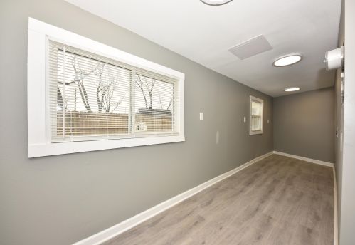 9127 Swan Cir, Milwaukee WI  53225-2719 exterior