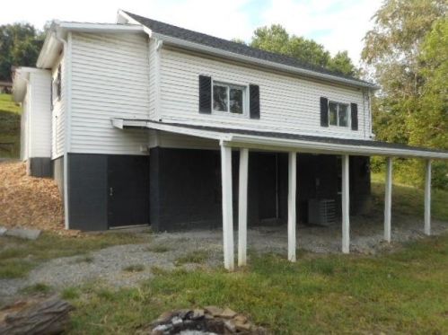 49 Beallsville Rd, Bentleyville, PA 15314-1565