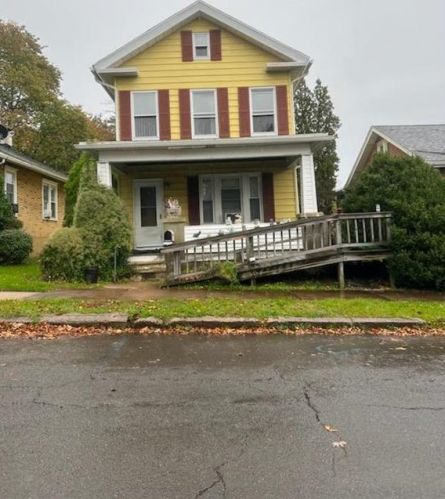 330 3rd St, Weatherly, PA 18255-1413