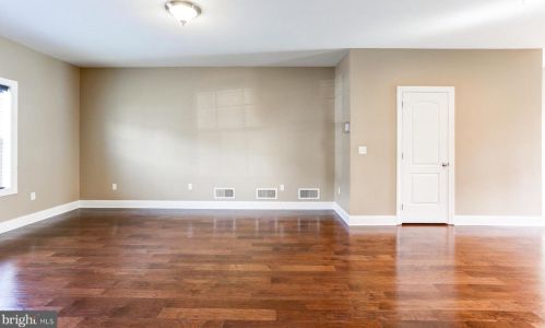 733 82nd St, Harrisburg, PA 17111-5504
