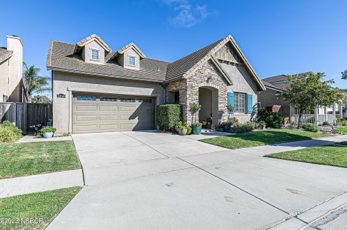 2518 Calderon Dr, Santa Maria, CA 93455-7410