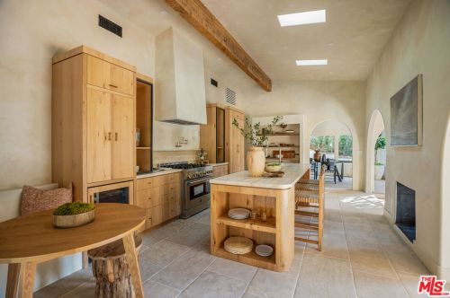 328 Poquito Ln, Topanga CA  90290-3547 exterior