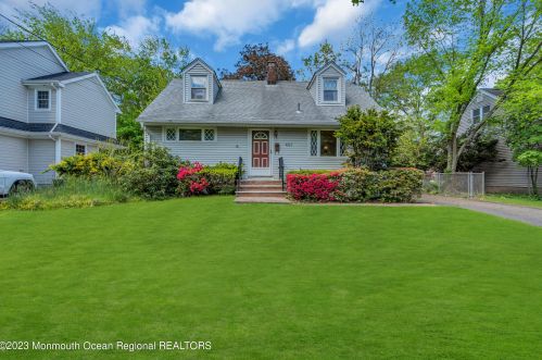 407 Berkshire Rd, Ridgewood NJ 07450-5533 exterior