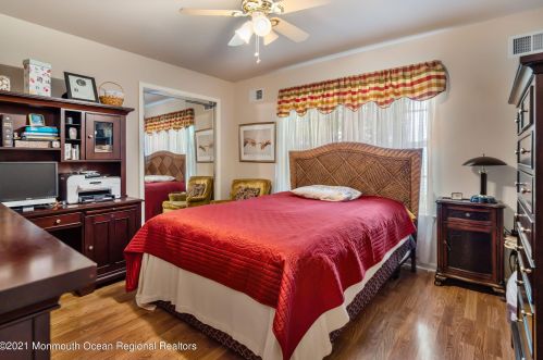 28 Winding River Rd, Lakewood NJ  08701-5733 exterior