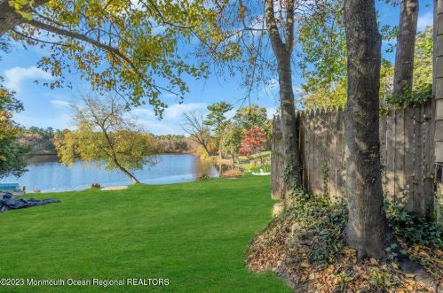 16 Caranetta Dr, Lakewood NJ  08701-3106 exterior