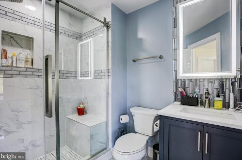 20405 Crimson Pl, Leesburg VA 20175-6362 exterior