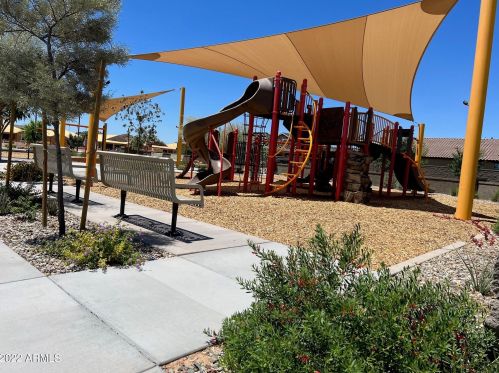 15933 Electra Ln, Sun City AZ 85387-2027 exterior