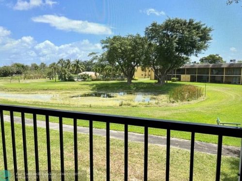 1828 Meadows Cir, Boynton Beach FL  33436-9235 exterior