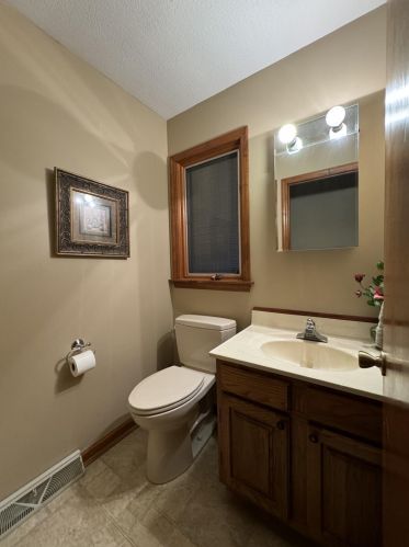 1 Cedar Pt, Newport KY  41076-1743 exterior