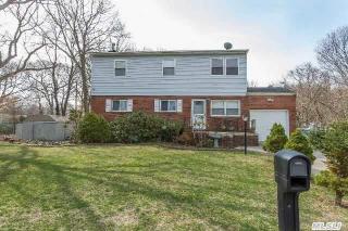 2 Liberty Ave, Selden, NY 11784-1914