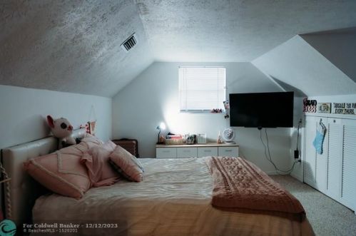 430 Emerald Ave, Fort Pierce FL  34945-2123 exterior