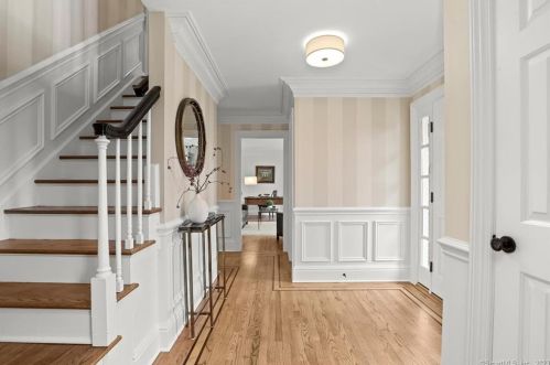217 White Oak Shade Rd, New Canaan, CT 06840-6833