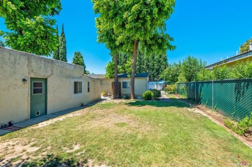 16027 Hartland St, Van Nuys CA 91406-4808 exterior