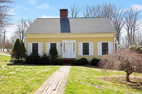 95 Golden Hill St, Bridgeport, CT 06604-4414