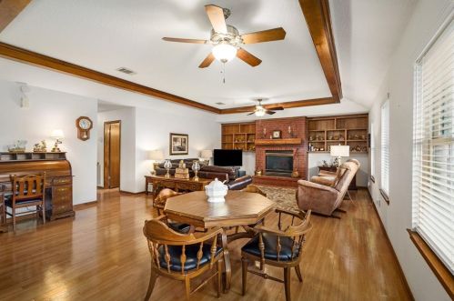 434 Amherst Dr, West Columbia, TX 77486-8605