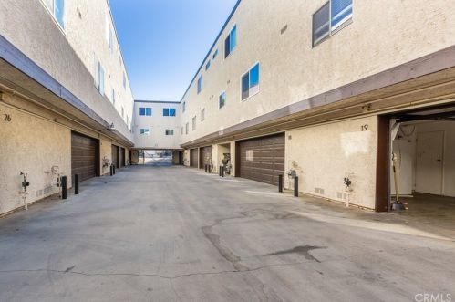 8801 Cedros Ave, Van Nuys CA  91402-2249 exterior