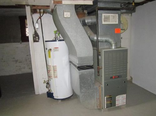 140 Wells Ave, New Kensington PA  15068-3850 exterior