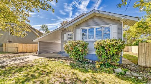 26 Elm St, Central Islip NY  11722-4145 exterior