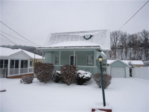 429 Sloan Ave, Jeannette, PA 15644-1680