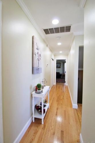 105 Edgefield Ave, Milford CT  06460-7833 exterior