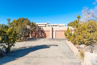 46 Calle Cantando, Santa Fe, NM 87508-5972