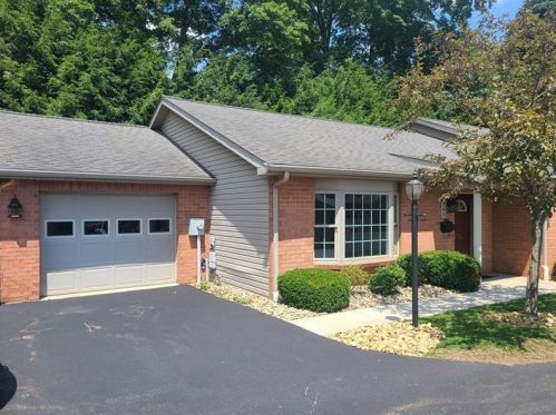765 Mulberry Ln, Somerset, PA 15501-1001