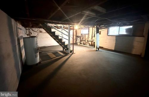 1716 Hewes Ave, Boothwyn PA  19061-3906 exterior