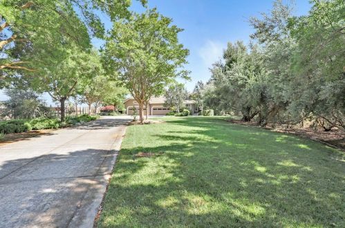 10000 Walter Welsher Ct, Gilroy CA  95020-9704 exterior