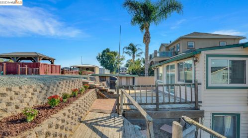4526 Sandmound Blvd, Oakley CA  94561-5026 exterior