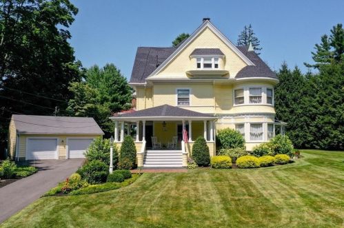 56 Russell St, Milton, MA 02186-3535