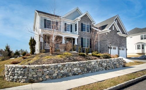 24 Walnut Hill Ln, Cohasset, MA 02025-4004