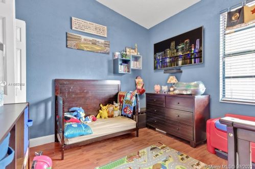 19150 67th Pl, Hialeah FL  33015-2468 exterior