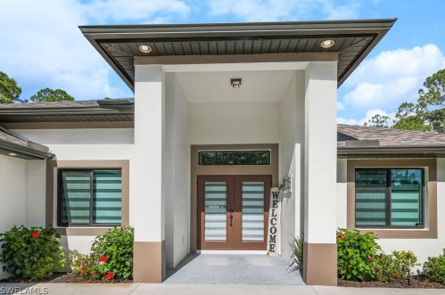 902 Edison Ave, Lehigh Acres, FL 33972-8027