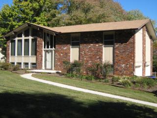 824 Sanders Rd, Knoxville, TN 37923-2728