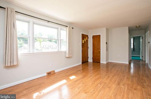 121 Hannold Blvd, West Deptford NJ  08096-1815 exterior