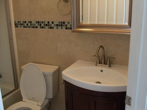 268 Congress Ave, Waterbury CT  06708-3700 exterior