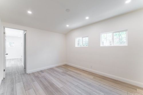 6930 Colbath Ave, Van Nuys CA  91405-4103 exterior