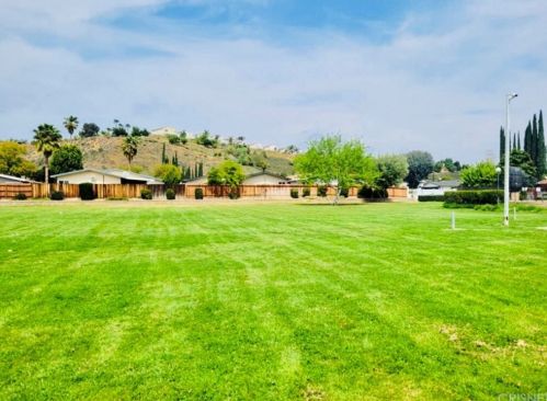 31921 Emerald Ln, Santa Clarita CA  91384-3102 exterior