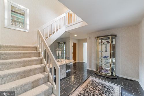205 Wedgewood Cir, Newtown Square, PA 19073-2516