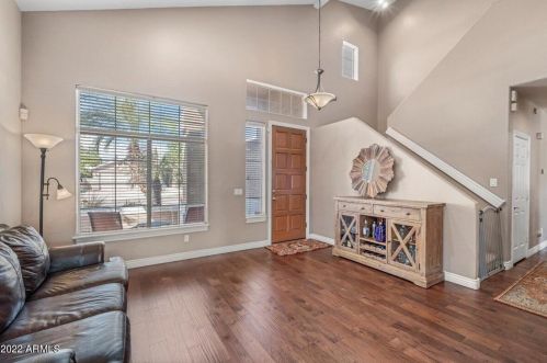 5021 Ivanhoe St, Chandler, AZ 85226-1965