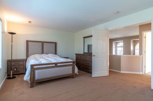 2070 Carousel Dr, Hollister CA  95023-5665 exterior