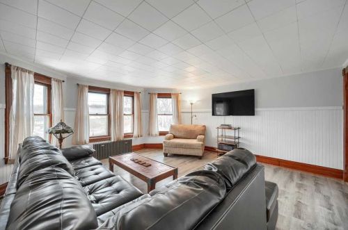 39 Western Ave, Marlborough, NY 12542-6163