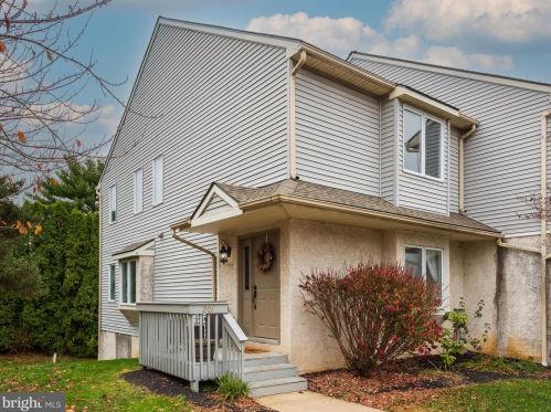 201 Pinebrooke Cir, Downingtown, PA 19335-4908