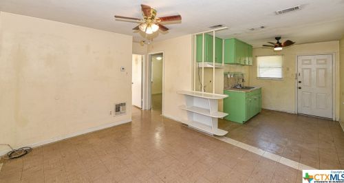 719 Avenue, Copperas Cove, TX 76522-2049