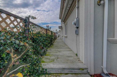 9951 Russell St, Jamaica NY  11414-3949 exterior